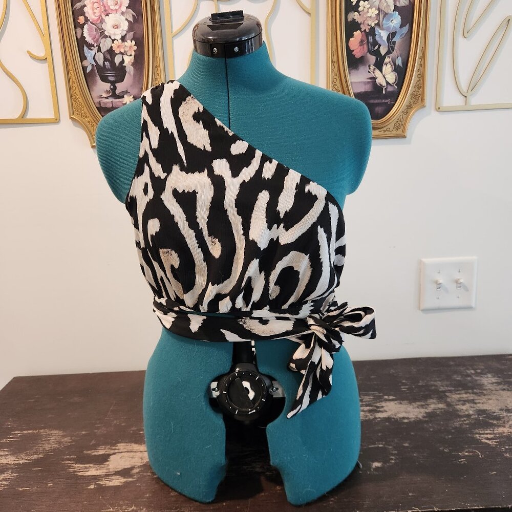 Black and White Zebra Print Off-Shoulder Cropped shirt